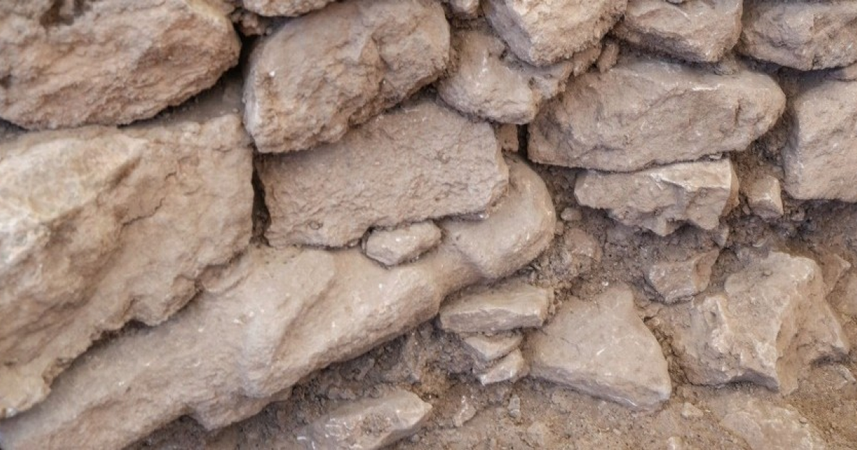 В стене Гёбекли-Тепе нашли антропоморфную статую