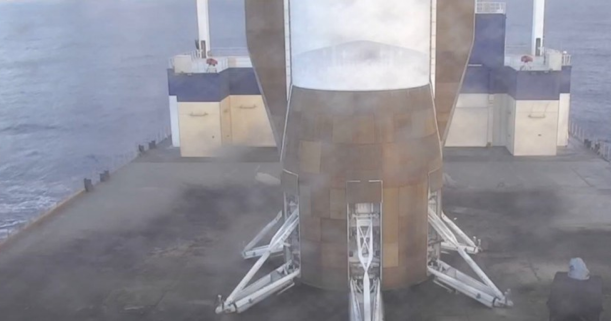 Blue Origin впервые вернула первую ступень ракеты New Glenn на плавучую платформу