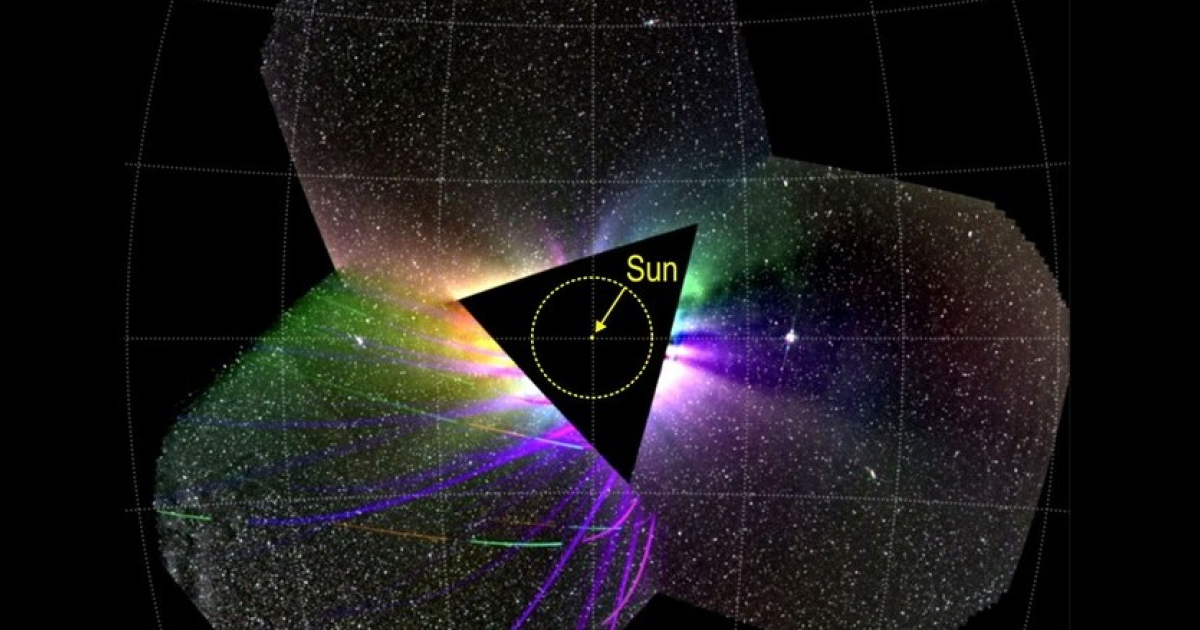 Зонд PUNCH увидел разноцветные треки от столкновения с микрометеороидом