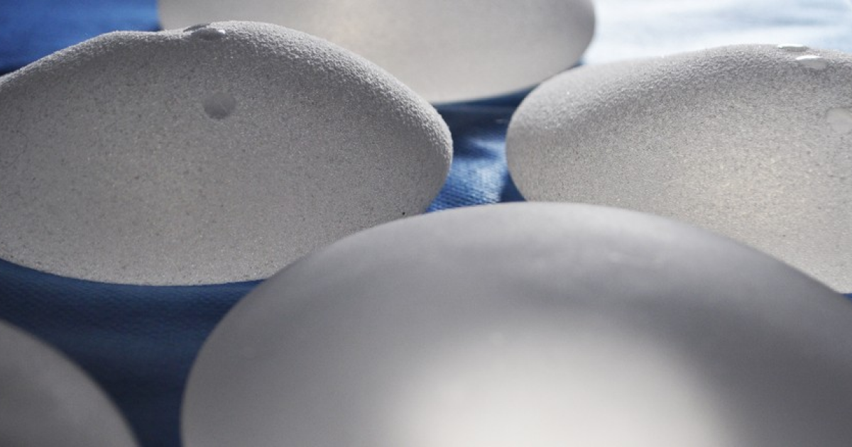 Полиуретановое покрытие снизило риск появления рубцов вокруг имплантатов груди