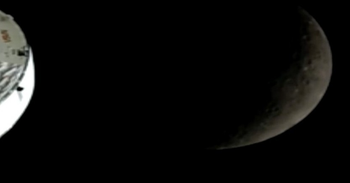 Экипаж Ориона увидел на обратной стороне Луны новые кратеры и вспышки от метеороидов