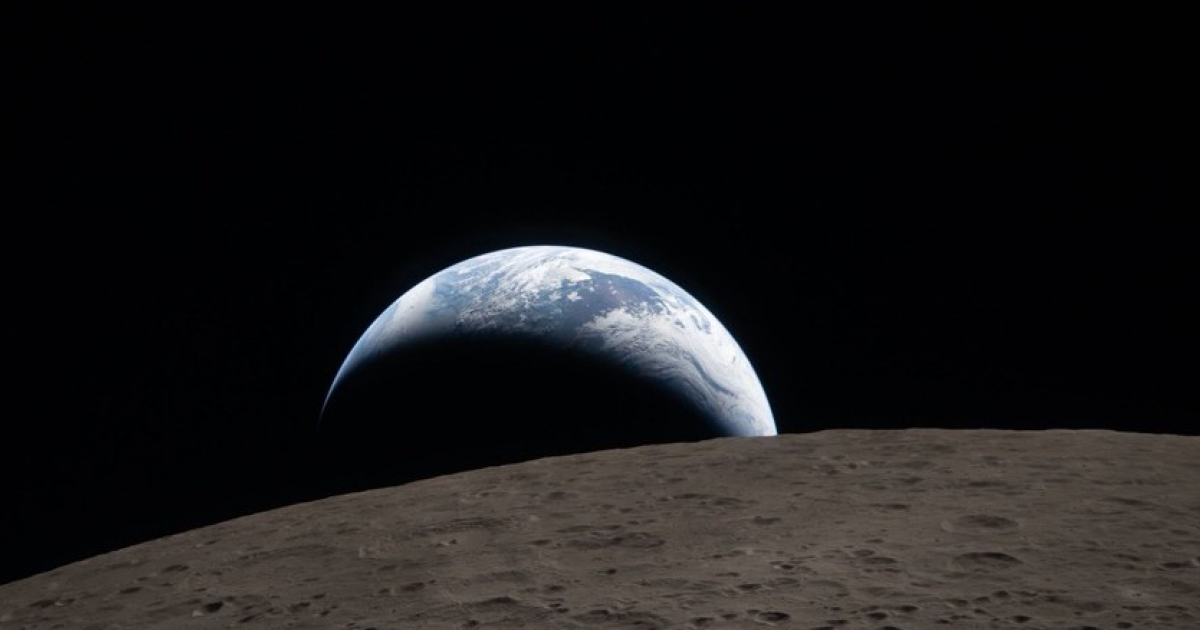 Астронавты впервые увидели полное солнечное затмение вблизи Луны