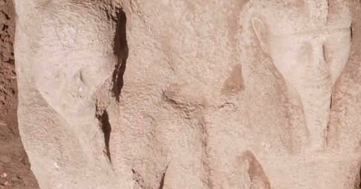 В Египте обнаружили 2,2-метровый фрагмент статуи Рамсеса II