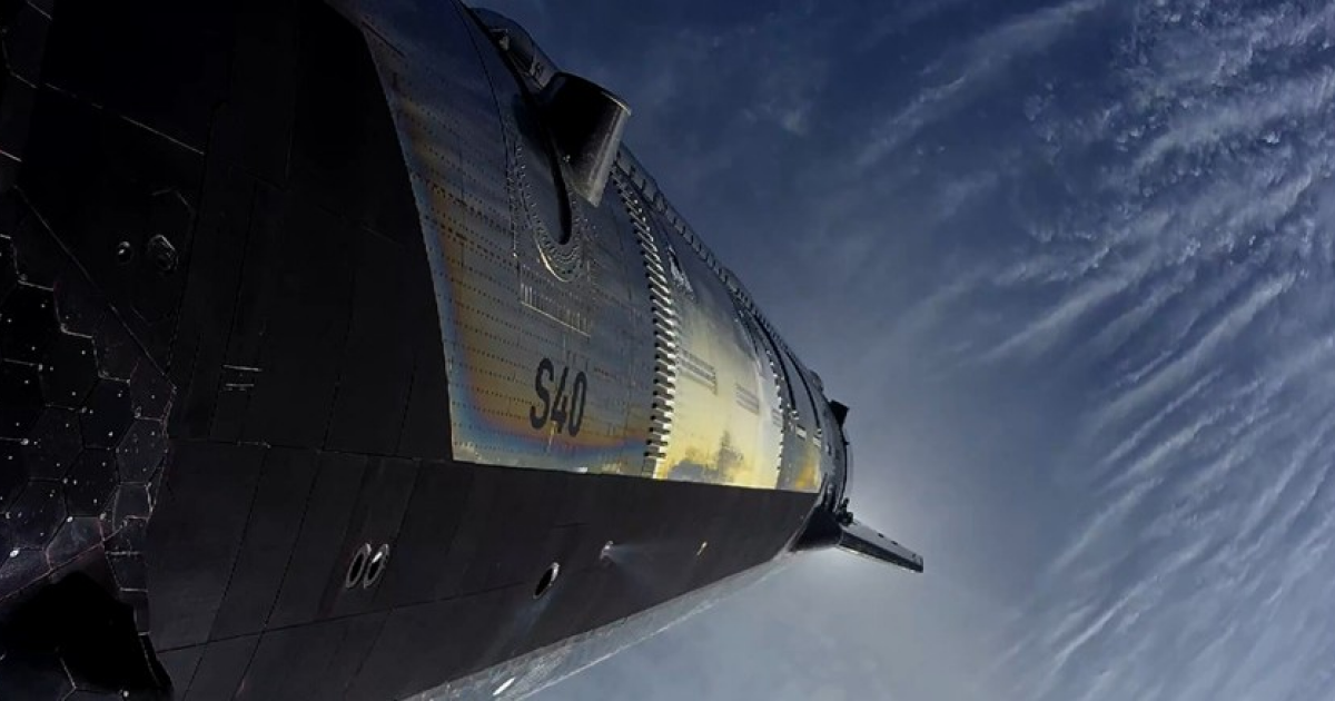 Вторая ступень Starship совершила мягкое возвращение в океан